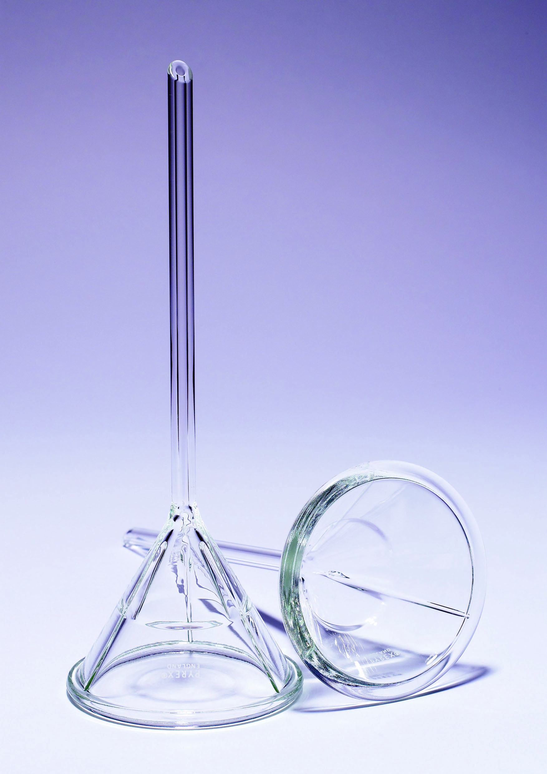 PYREX® Filter Funnel, Short Stem, Borosilicate Glass, Fluted Version